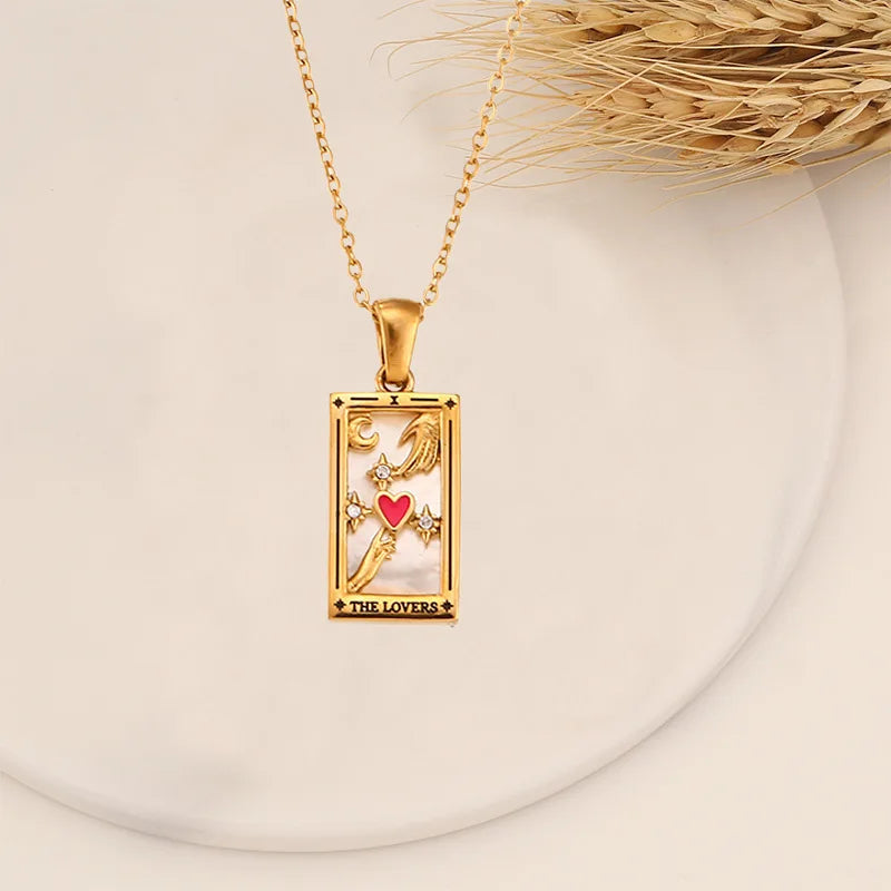 Collar Tarot Destiny: Tu Guía de Acero