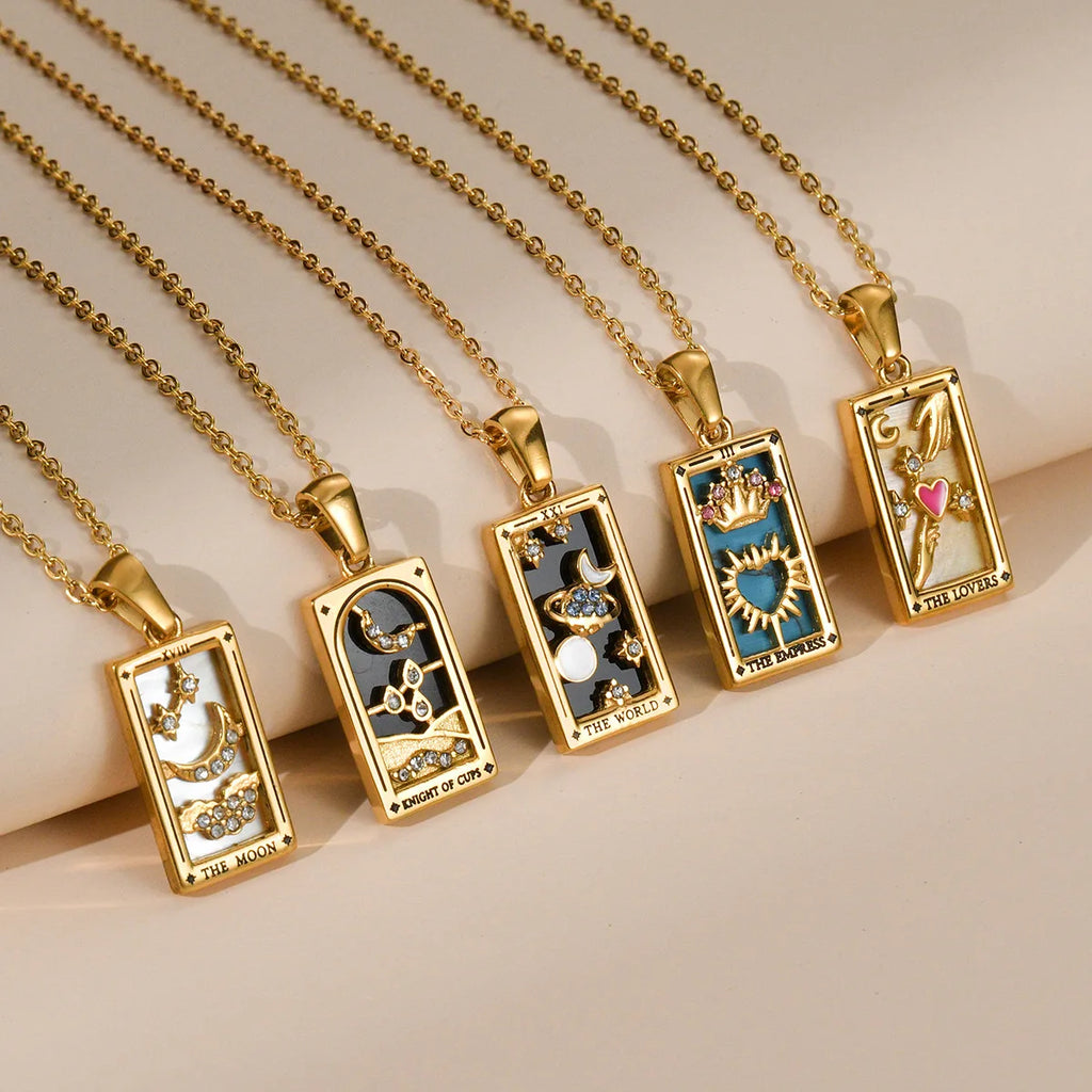 Collar Tarot Destiny: Tu Guía de Acero