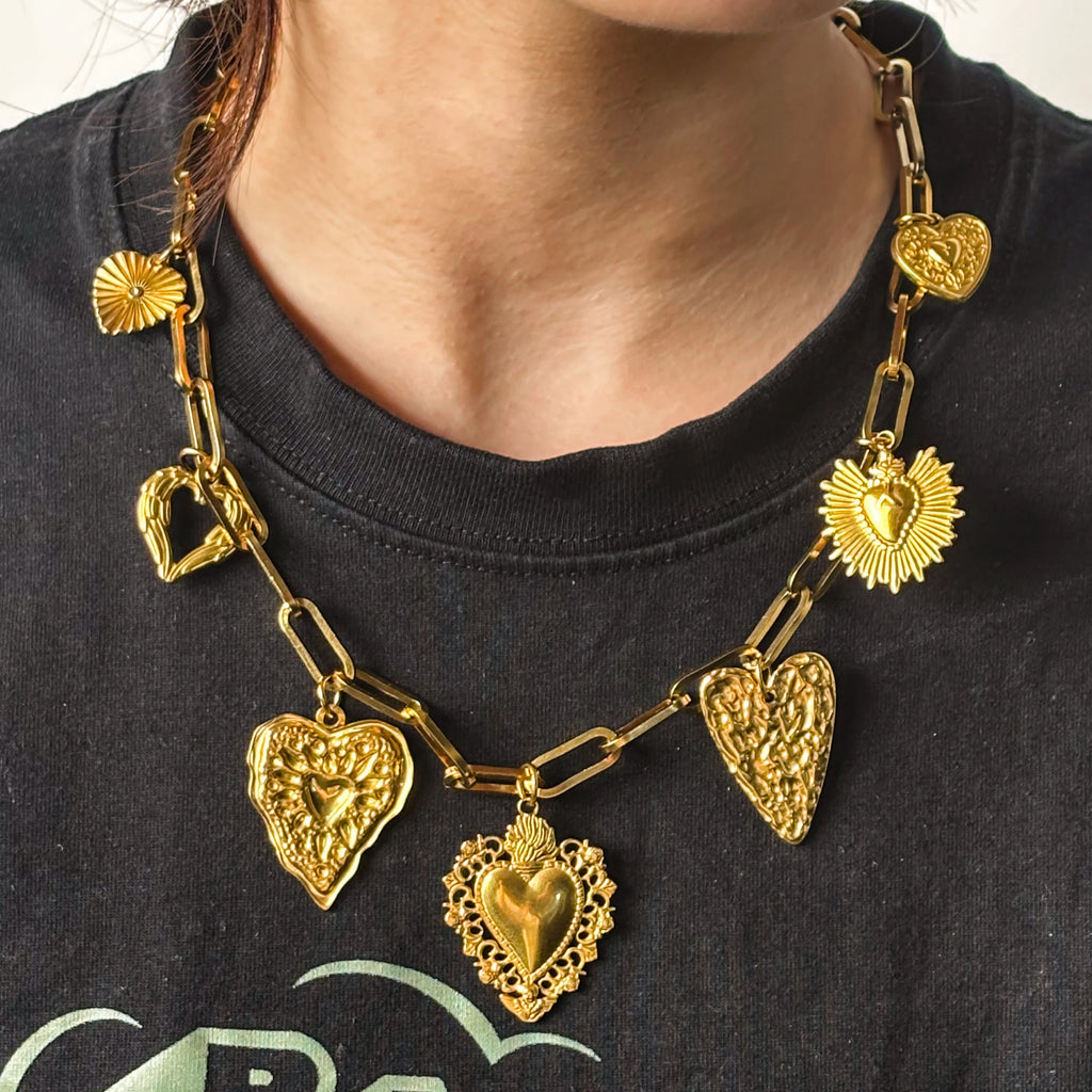 Collar "Sacred Love" – Cadena de Eslabones con Multidijes de Corazón