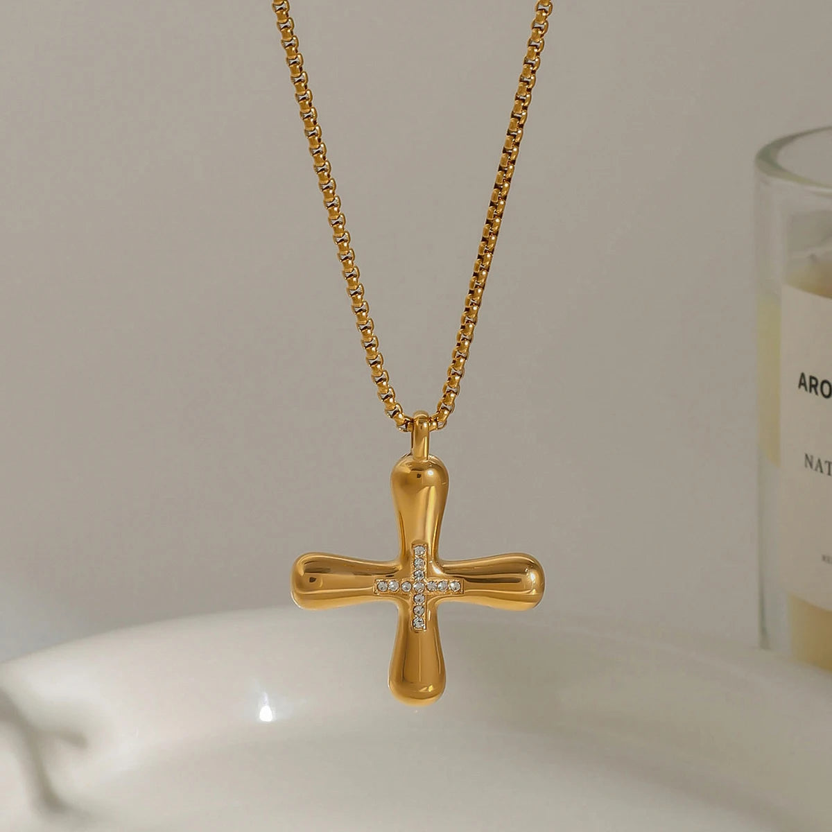 Collar "Ethereal Cross" – Cruz Abombada & Pavé de Circonitas