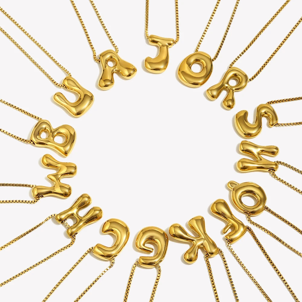 Collar Bubble Initial: Tu Identidad con Volumen