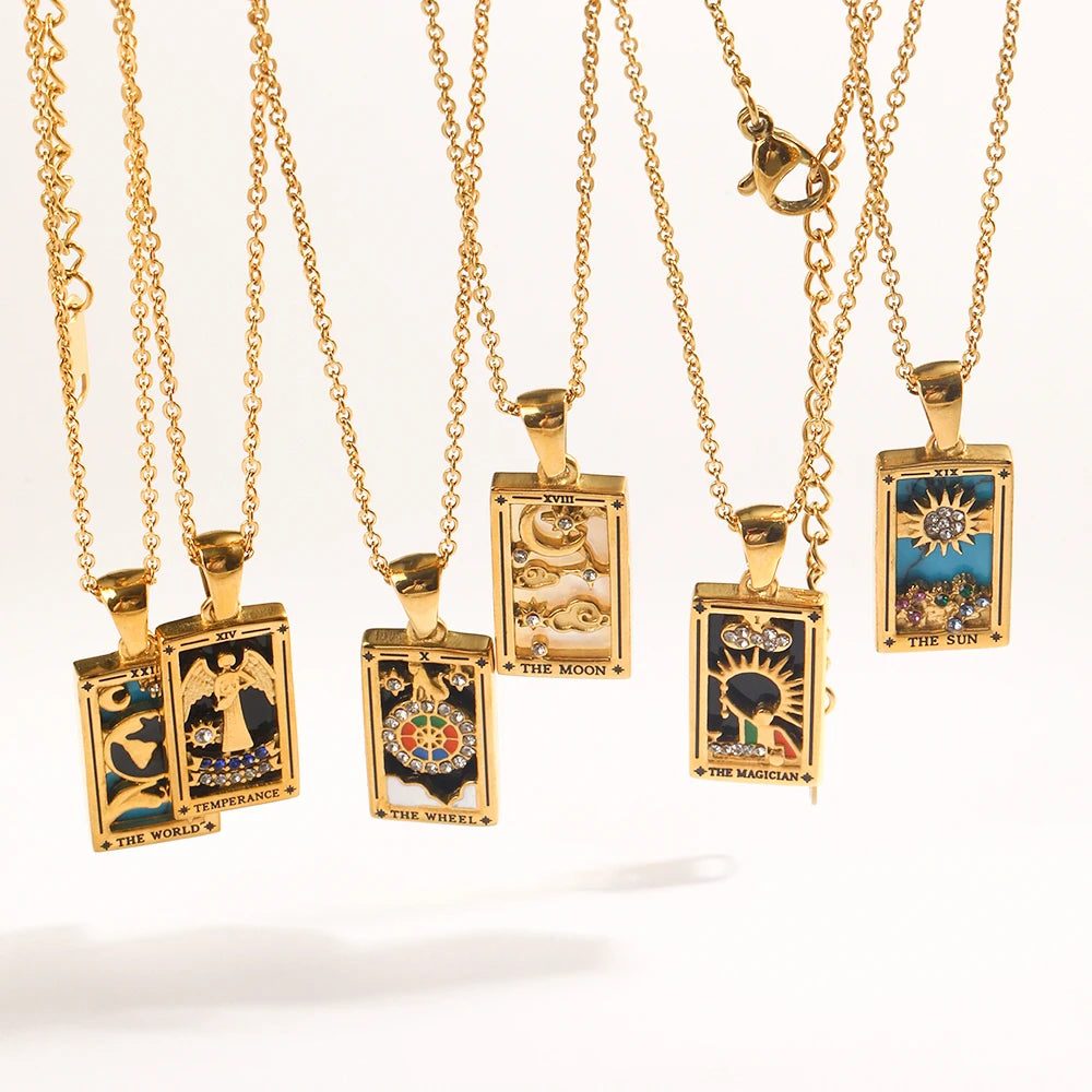 Collar Carta del Tarot "The Star" – Acero Inoxidable Bañado en Oro 18k
