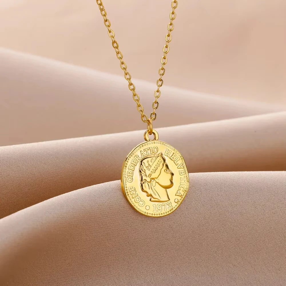 Collar "Heart Rebel" – Amuleto Punk en Oro 18K & Acero