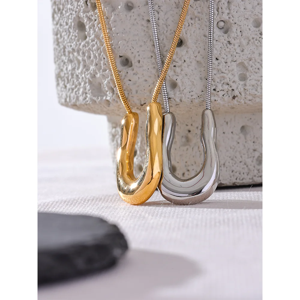 Collar Hera: Escultura de Oro Líquido