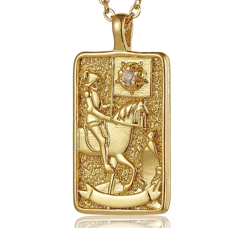 Collar Tarot Destiny: Tu Guía de Acero
