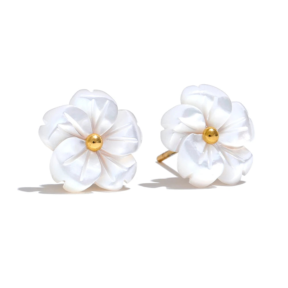 Pendientes Hera Pearl: Escultura y Sofisticación
