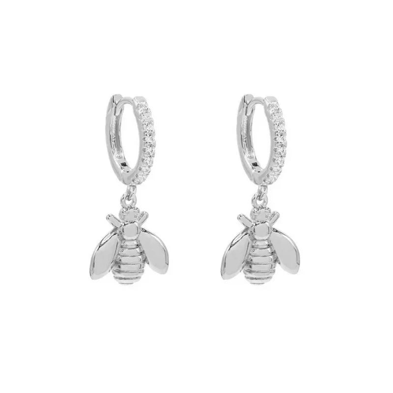 Pendientes Mini Charm: Símbolos y Brillo