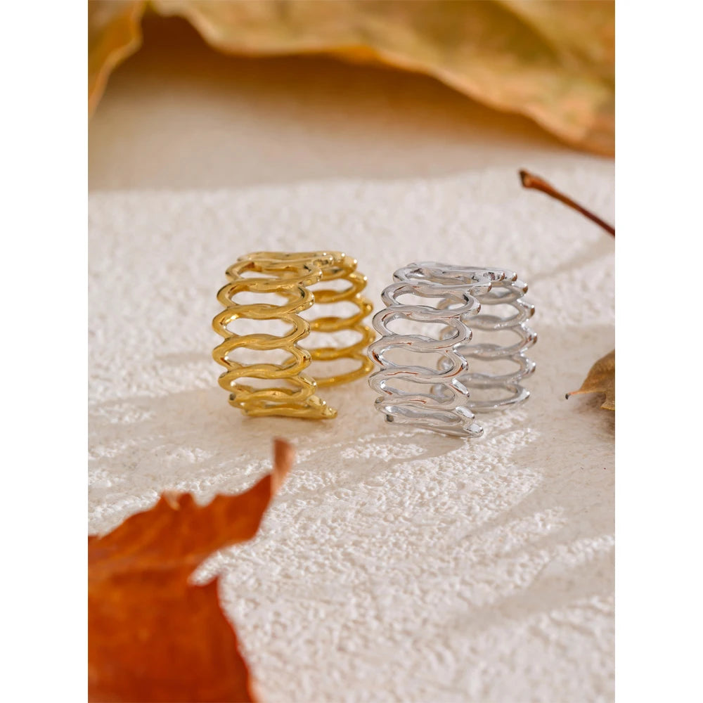 Anillo Wave Mesh: Escultura Geométrica y Fluida