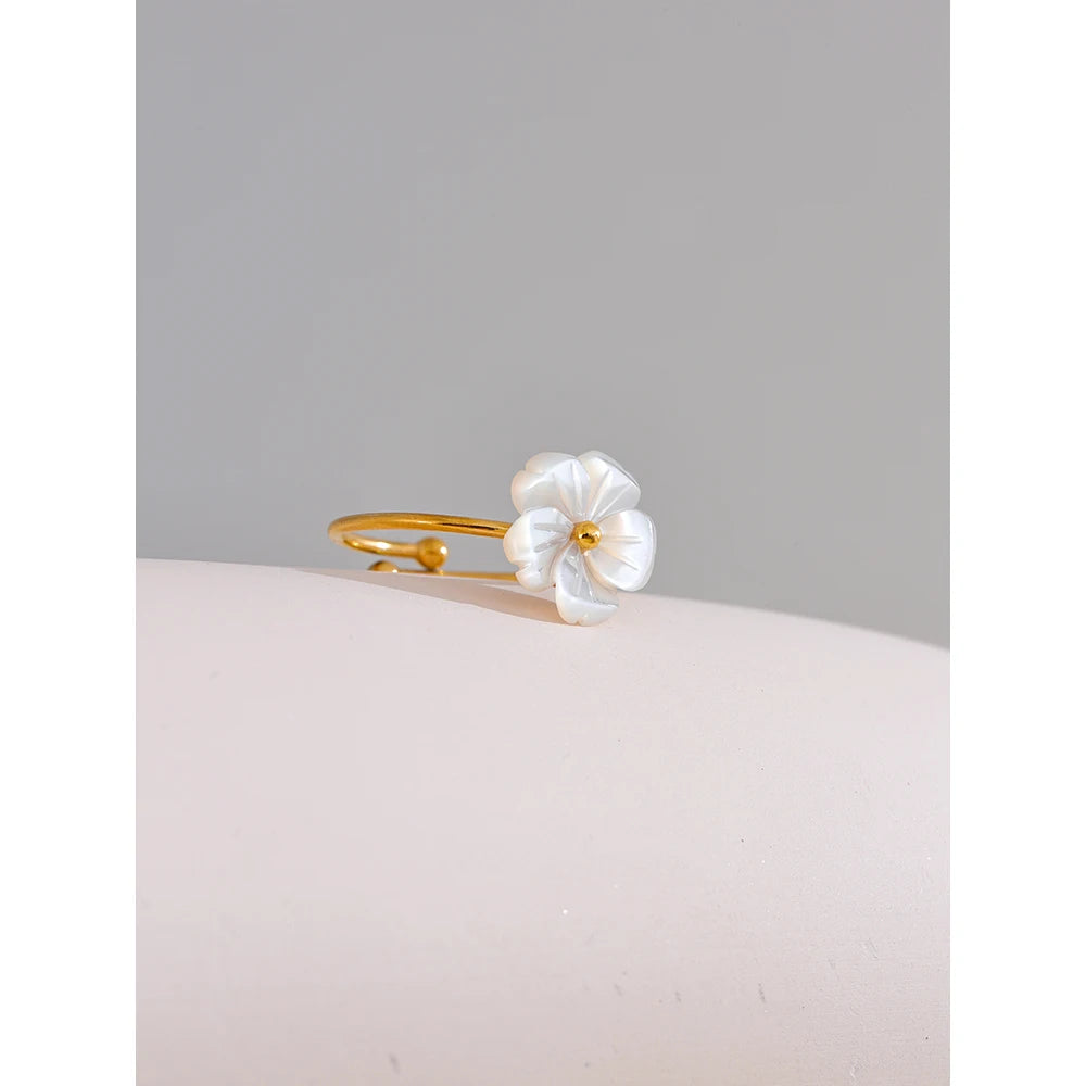 Collar Crab Charm: Un Pellizco de Estilo Marino