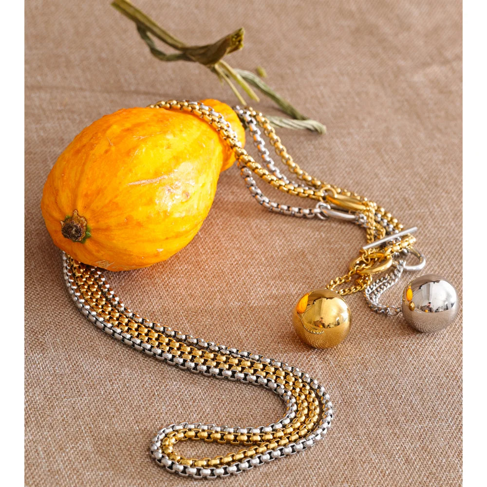 Collar Golden Sphere: Vanguardia y Equilibrio